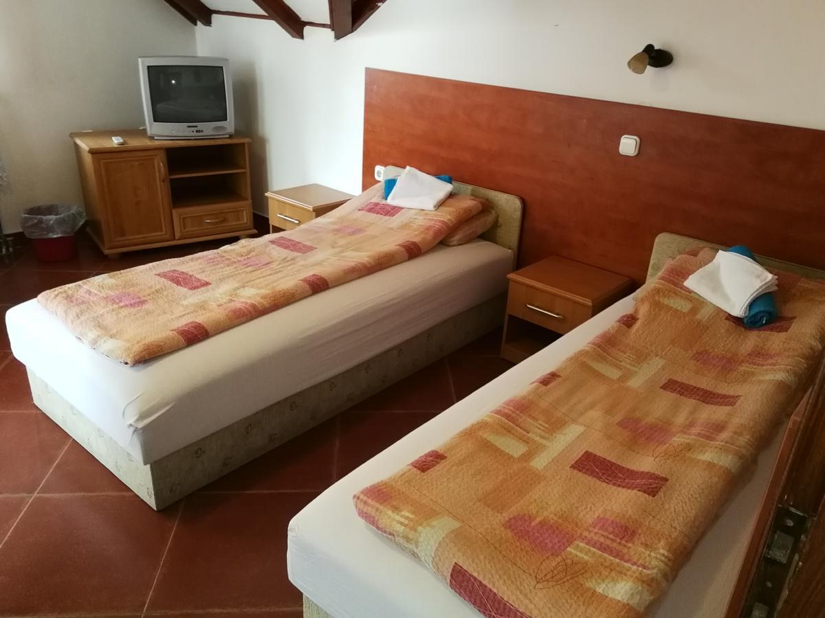 Dunakanyar Bed & Breakfast God Exterior photo